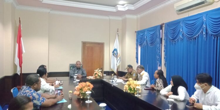 Bupati Jayapura Terima Audiensi Panitia Ajang Pemilihan Putra-Putri Pariwisata Yauw-Enggo