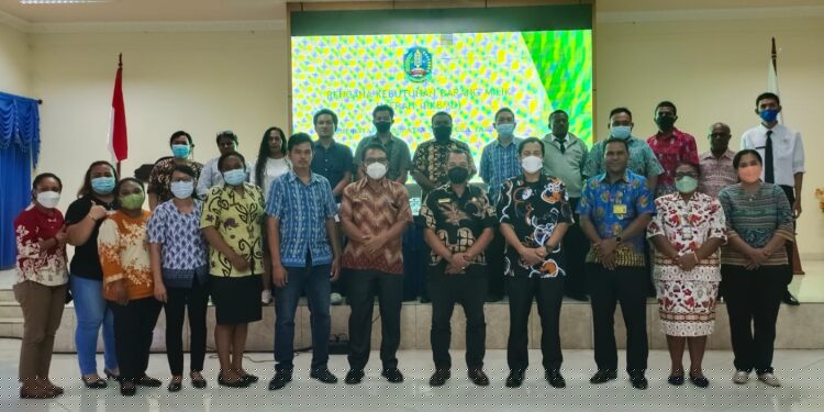 Asisten II Pemkab Jayapura Joko Sunaryo  Membuka Sosialisasi Penyusunan RKBMD