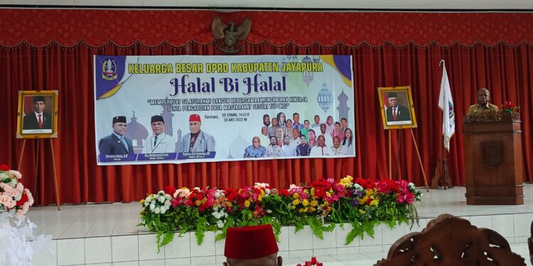 Ketua DPRD Kab. Jayapura : “Halal Bihalal Bersama Eksekutif Ajang Saling Memaafkan”