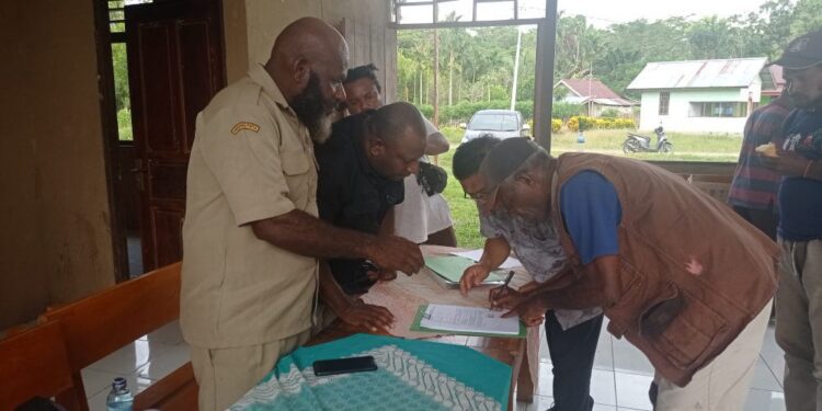 Dinas Kominfo Kab. Jayapura MoU bersama Masyarakat Kampung Guryad Untuk Pembangunan Tower Telekomunikasi