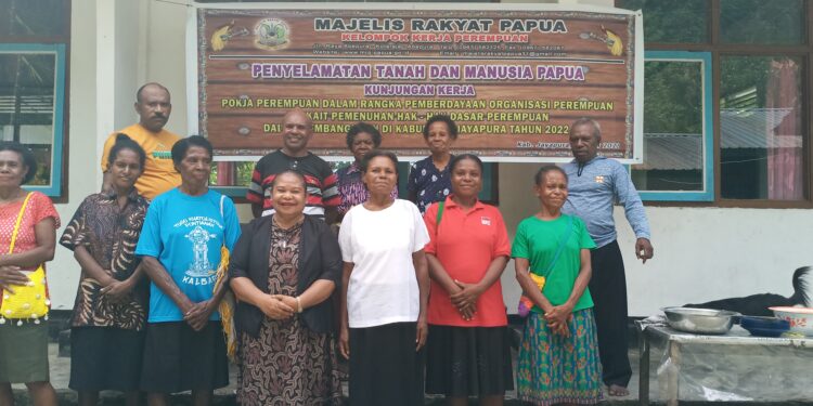 Anggota MRP Pokja Perempuan, Orpa Nari Kunjungan Kerja ke Kampung Nachatawa Distrik Ravenirara Kabupaten Jayapura