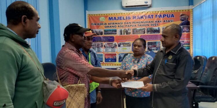 Pansus Afirmasi MRP Terima Pengaduan dari Komite Sekolah dan Masyarakat Adat  Biak