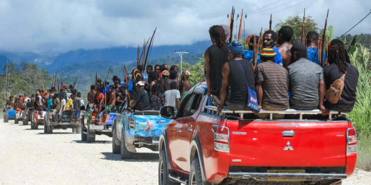 Ratusan Massa di Kobakma Mamteng Gelar Pawai