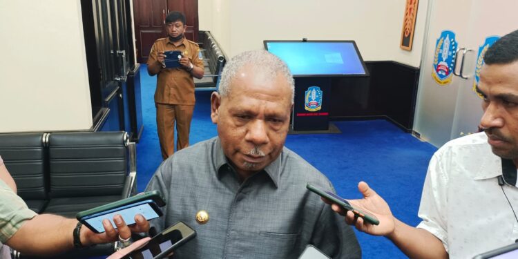 Bupati Mathius Awoitauw Larang Investasi Clup Malam di Kota Sentani