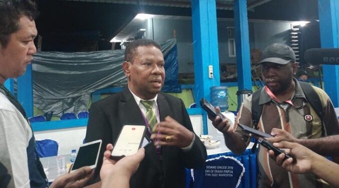 Pdt. Andrikus Mofu, M.Th  Berharap  Seluruh Warga Jemaat Doakan Proses Pemilihan Ketua Sinode Baru 2022-2027