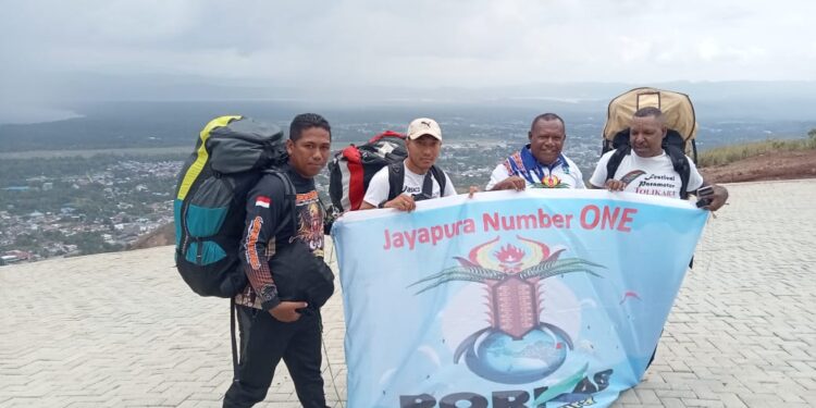 Pembukaan Porkab II, Tiga Atlet Paralayang Gagal Mendarat Akibat Angin Kencang