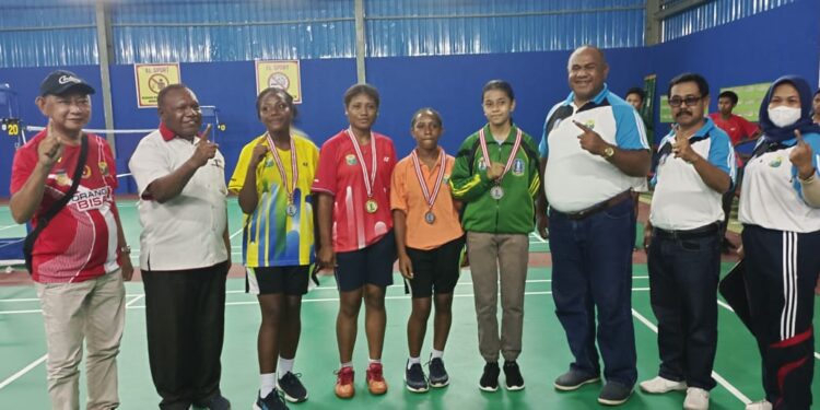 Distrik Sentani Juara Umum Bulutangkis Porkab II Kab. Jayapura