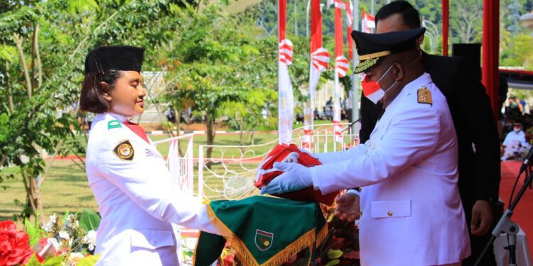 Gubernur Papua Lukas Enembe Irup HUT RI 77