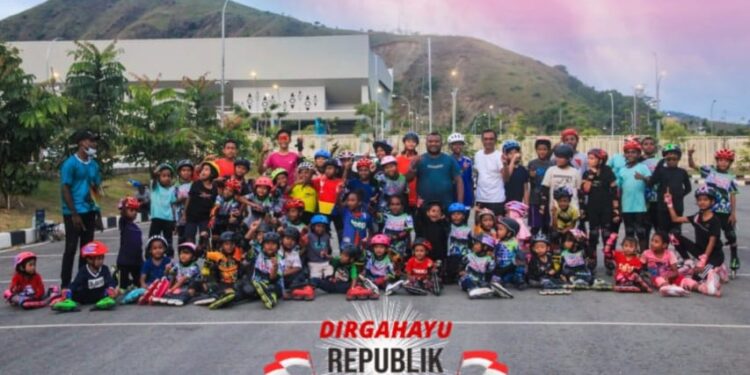 Pesepatu Roda Cilik siap Meriahkan HUT RI Ke 77, dengan Membawa Bendera Merah Putih Keliling Stadion Utama Lukas Enembe
