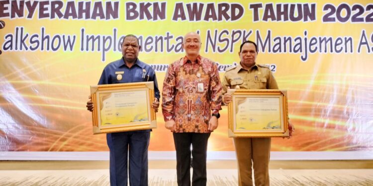 Pemkab Mamteng Raih BKN Award