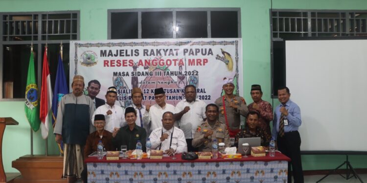 Anggota MRP Toni Wanggai, Melakukan Reses Ke-III Sekaligus  Sosialisasi 12 Keputusan Kultural