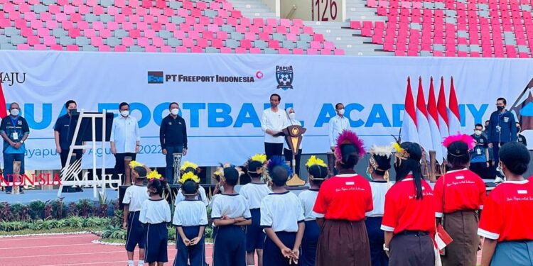 Presiden Jokowi Sebutkan, Talenta Papua Footbal Academy Dapat Pendidikan Formal
