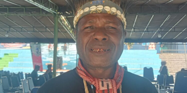 ‘Yo Riya’ Hari Kedua di Kampung Hobong, Direktur Sekolah Adat Origenes Monim Jadi Pembicara