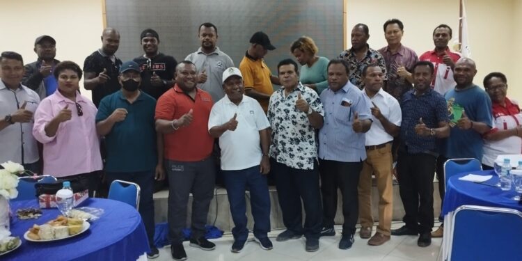 Bupati  Mathius Awoitauw Undang Pemuda Diskusi