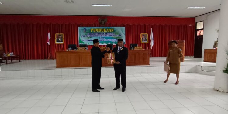 DPRD Kabupaten Jayapura Gelar Sidang Paripurna IV Pembukaan Masa Sidang III Tentang Nota Keuangan Raperda APBD Tahun 2003