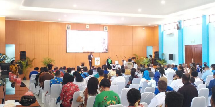 Ibadah Syukur Memperingati Hari Budaya Papua dan HUT MRP Ke 17