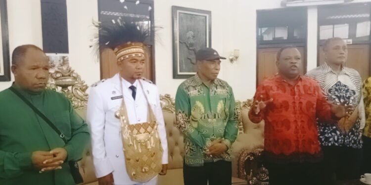 Masyarakat Kenambay Umbai Sambut Baik Pj Bupati Jayapura Triwarno Purnomo