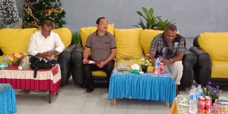 Ondofolo Besar Sentani Mediasi Penyelesaian Kasus Berbau Rasis Terhadap Masyarakat Adat Tanah Merah