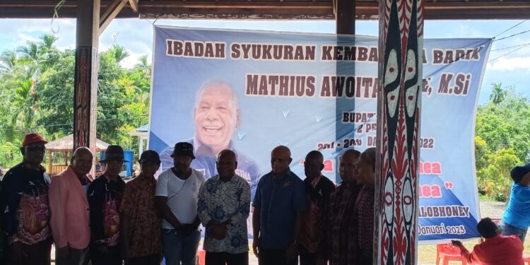 Ibadah Syukuran Mathius Awoitauw, SE, M.Si Bupati II Periode  Pulang Kembali Ke Kampung Halaman Yokiwa