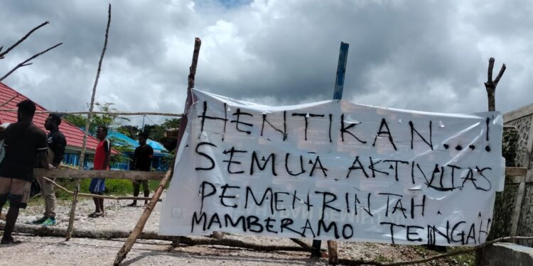 Team Peduli Demokrasi Kabupaten Mamberamo Tengah Unjuk Rasa Tolak 3 Rancangan Dapil