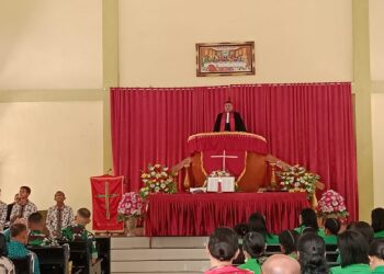 Pangdam XVII/Cenderawasih dan Pj Bupati Jayapura Ikut Ibadah Perayaan HUT PI ke-168 di Jemaat GKI Yakhin Kleublouw