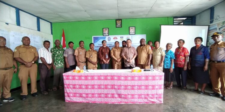 Sekda Hana Hikoyabi : “ Percontohan Desa Antikorupsi di Kabupaten Jayapura Diopservasi”  