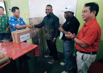 Dinkes Pemprov Papua Serahkan Bantuan Mesin Fogging Kepada Dinkes Kabupaten Biak Numfor