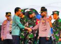 Kapolda Papua Menyambut Hangat Kunjungan Kerja Presiden Jokowi Beserta Rombongan