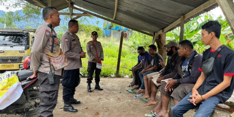 Sat Binmas Polres Jayapura Gelar Jumat Curhat’ Dengar Keluhan Masyarakat