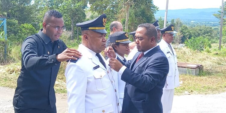 Unik Berlangsung di Alam Terbuka Pelantikan Pejabat Eselon III dan IV  Pemkab Jayapura