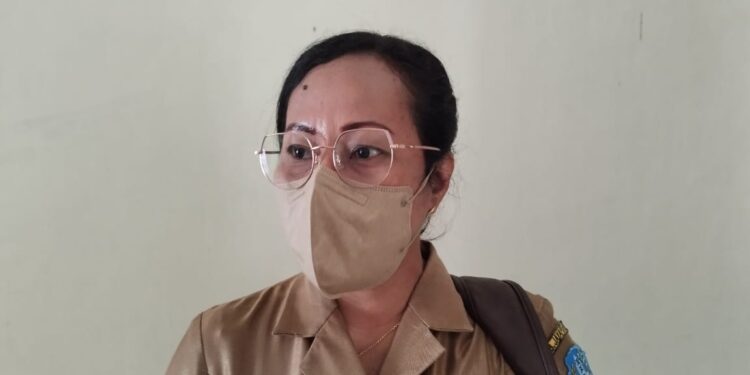 Direktur RSUD Youwari Dr. Petronella M. Risamasu : “Selama Bulan Ramadhan Pelayanan tetap sama seperti bulan biasa”