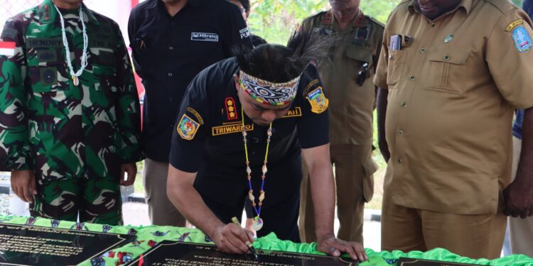 Kapolres Jayapura Hadiri Peresmian Tower BTS N3T di Kampung Kamdera