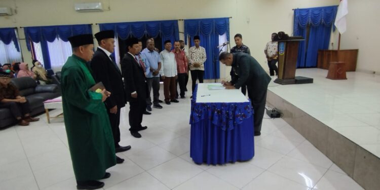 PJ Bupati Jayapura Lantik Pimpinan BAZNAS Kabupaten Jayapura