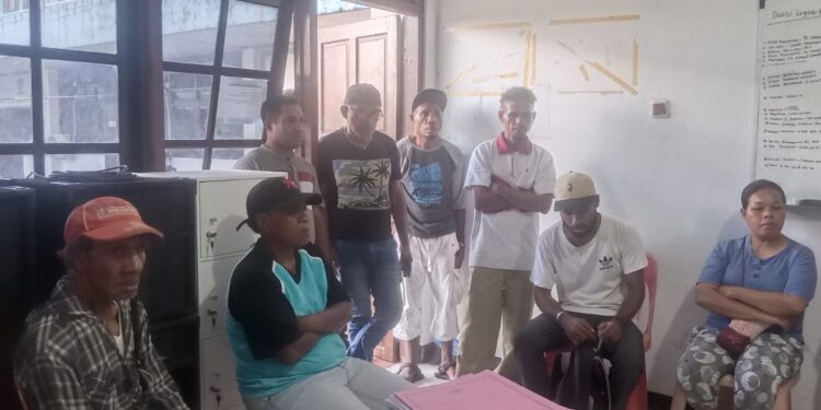 Tidak Terima BLT, Puluhan Warga Mapia Mengadu Ke LBH Kyadawun Minta Pendampingan Hukum