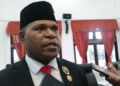 Ketua DPRD Jayapura Sebut Ada Kepala Kampung Aktif Daftar Bacaleg dan Masih Cairkan Dana Desa