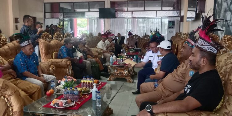 Tim Dinkes Provinsi Papua, Unicef dan Yayasan Gapai Harapan Papua Lakukan Ferivikasi Data Biak 100% Bebas BABS
