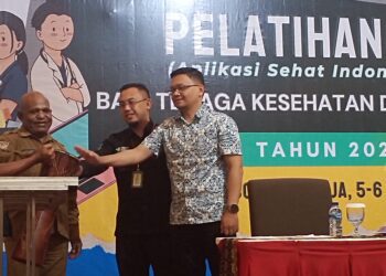 Kadis Kesehatan Papua, Robby Kayame Tutup Pelatihan Asik