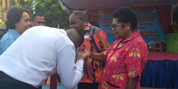 Siswa/Siswa SMP Negeri 11 Jayapura Lulus 100 Persen