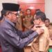 Pj. Wali Kota Jayapura, Dr. Frans Pekey, M. Si Melantik Kepala Kampung Tobati