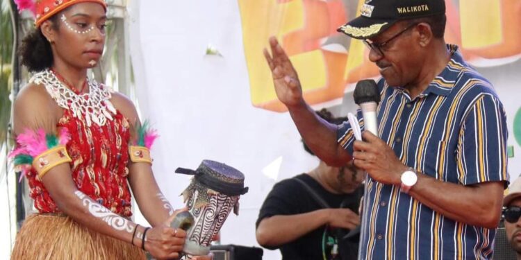 Pj. Walikota Jayapura, Dr. Frans Pekey, Menutup Secara Resmi Festival Port Numbay “Explore Skouw” 2023