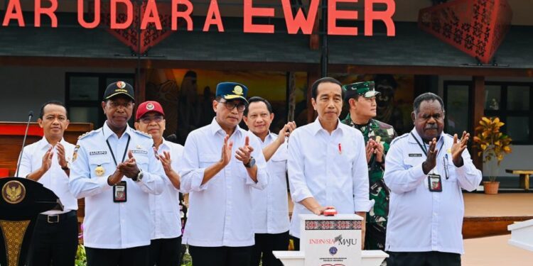 Presiden RI, Jokowi Resmikan Bandar Udara Ewer Asmat Provinsi Papua Selatan