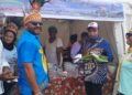 Yunus Wonda Borong Produk UMKM dan Kuliner Festival Danau Sentani XIII 2023