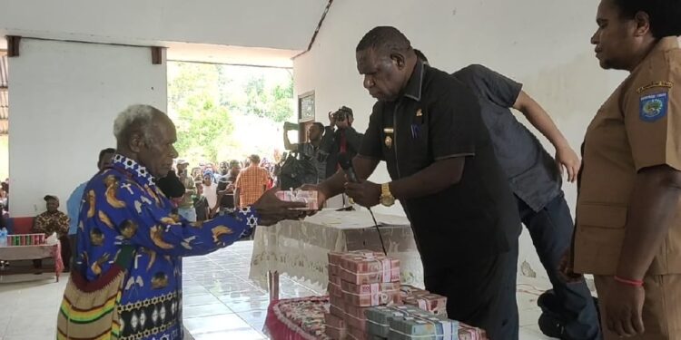 14 Klasis Wilayah Bogo Terima Bantuan Keagamaan