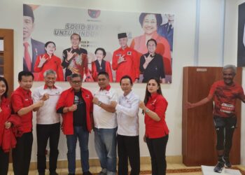 Petinggi Benteng Jokowi Silaturahmi ke Kediaman Sekjen PDIP Pusat, Nyatakan Sikap Tetap Tegak Lurus Menangka Ganjar