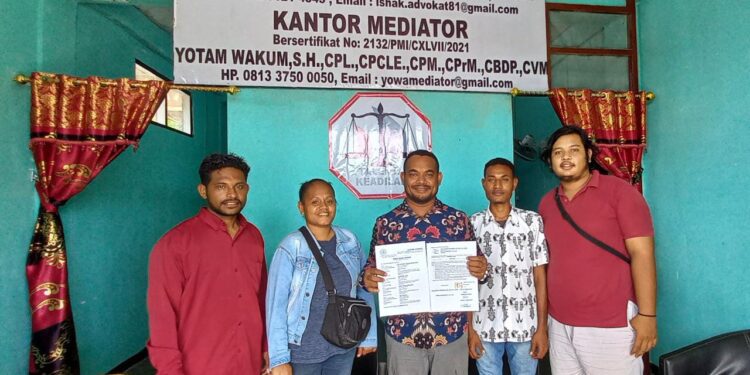 Surati Kejaksaan Negeri Biak, Ishak Ronsumbre Pertanyakan Proses Perkara Beasiswa Bidikmisi STIH Biak