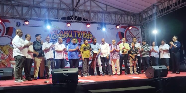 Sekda Hana Hikoyabi Tutup Baku Timba Fest Sesi Kemerdekaan , Sangat Berdampak bagi Ekonomi Masyarakat