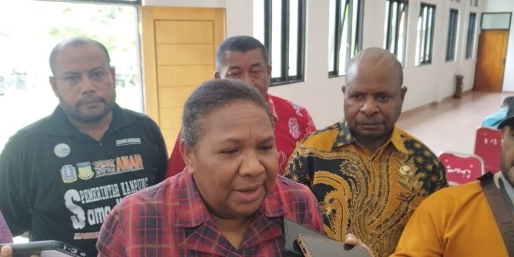 Sekda Kabupaten Jayapura Membuka Kegiatan Teknologi Tepat Guna Bagi Masyarakat Kampung