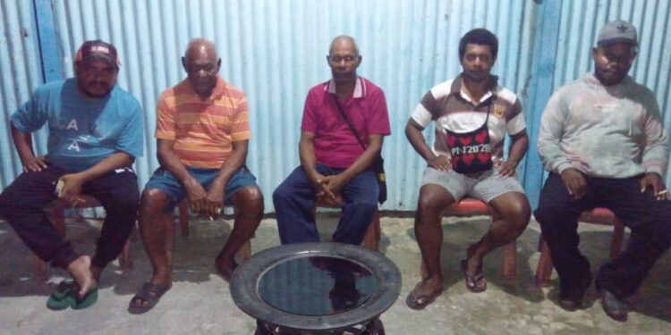 Kuasa Hukum Dan Keluarga Terdakwa Minta Hakim PN Biak Bebaskan Terdakwa atas Dugaan Pengeroyokan Di Sowek