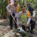 Kapolda Papua Bersama Pemuda Dusun Sagu Depapre Gelar Kegiatan Selamatkan Hutan Sagu