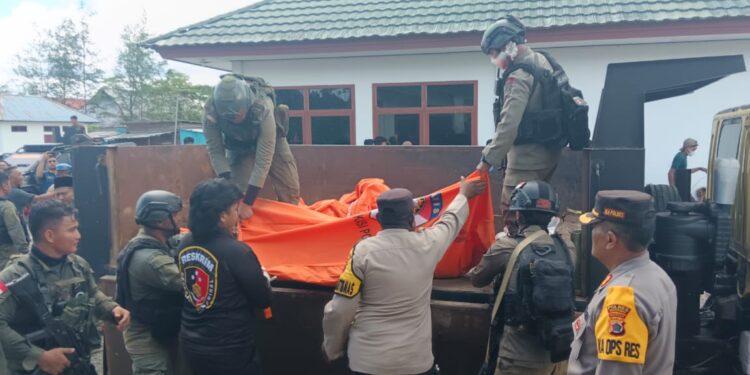 7 Jenasah Korban Penembakan KKB Di Yahukimo Berhasil Dievakuasi Oleh Satgas Damai Cartenz
